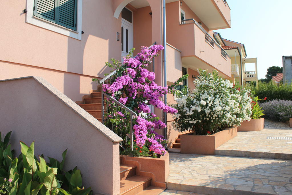 Apartments Lara & Luka Задар Екстериор снимка